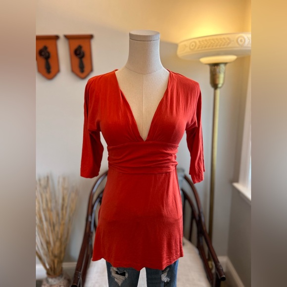 Banana Republic Plunging V - Picture 4 of 4